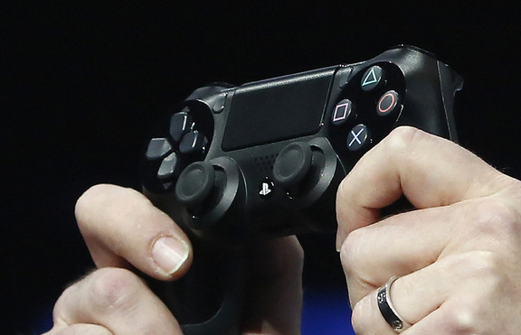 Пускат Playstation 4 на пазара около Коледа