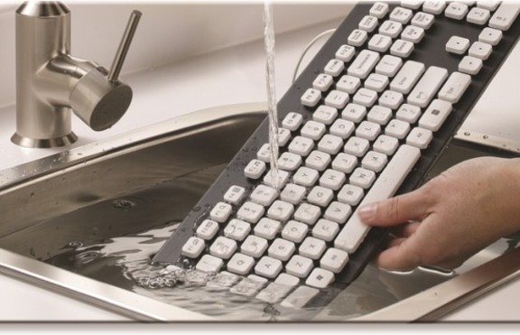 Logitech създаде миеща се клавиатура