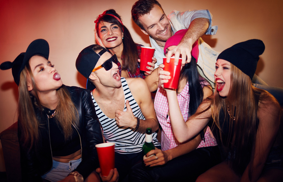 До какво води злоупотребата с алкохол при тийнейджърите?