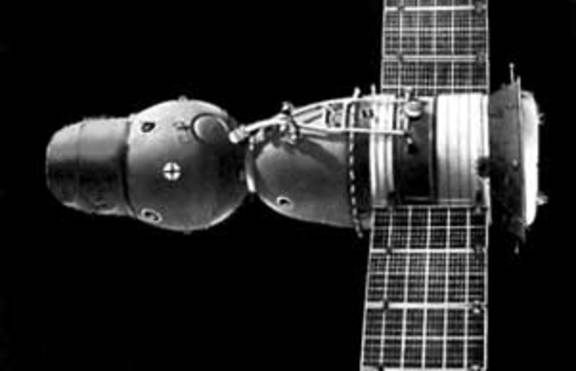 Пилотирания космически апарат Союз 13