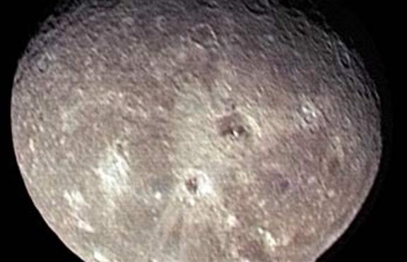 Вторият по големина и маса спътник на Уран - Оберон