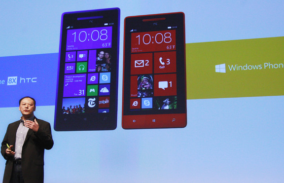 HTC с нови двa нови смартфона с Windows Phone 8