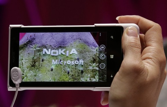 Има ли логика в стратегията на Microsoft за таблетите?