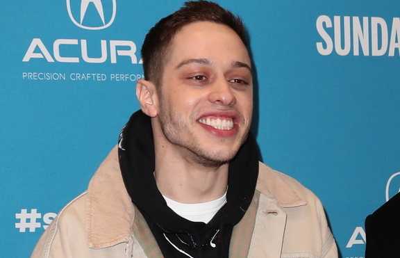 Пийт Дейвидсън и Елси Хюит обмислят брак