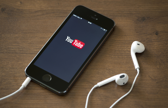 YouTube отправя поглед отвъд видеото