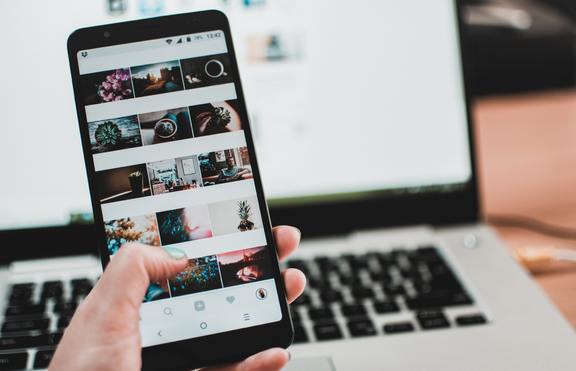 И в Instagram вече ще има ограничения на аудиторията