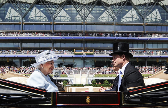 Принц Хари едва ли ще посети баба си кралица Елизабет