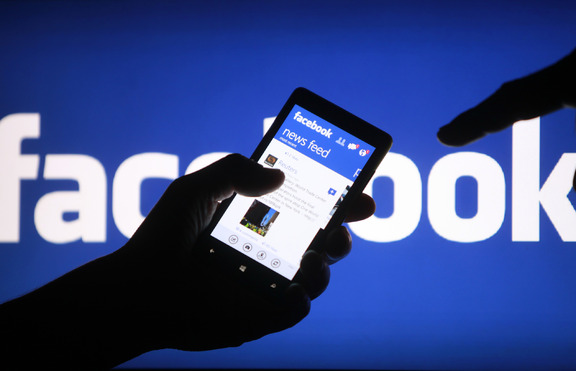 Мобилните неволи на Facebook продължават