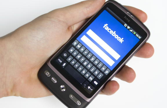Приложение кара смартфонът да ухае, когато нещо се случи във Facebook