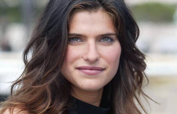 Лейк Бел секси във фотосесия за ELLE UK