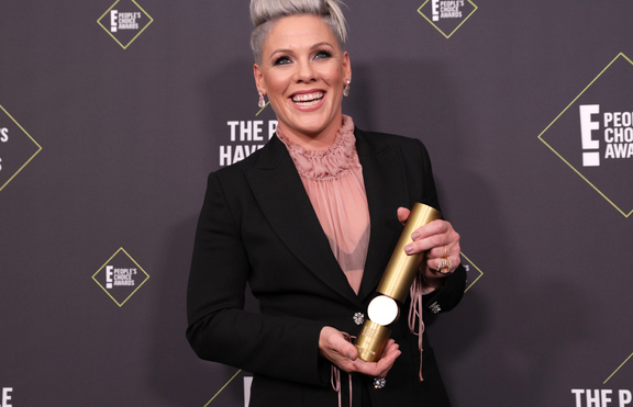 Пинк, Дженифър Анистън, Зендая - победителите на People's Choice Awards