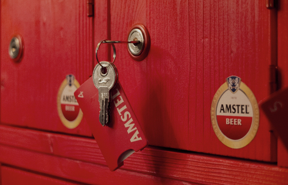 Amstel Safe - първите гардероби за телефони в историята (+ снимки)