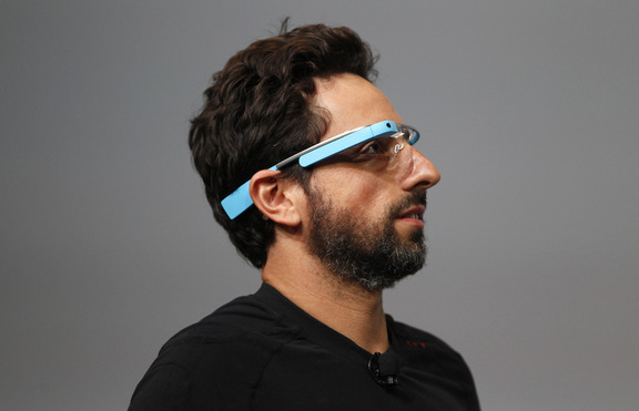 Google Glass идва с 5-мегапикселова камера и 16 GB вградена памет