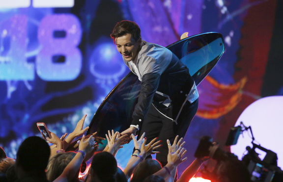 Почина сестрата на Луис от One Direction