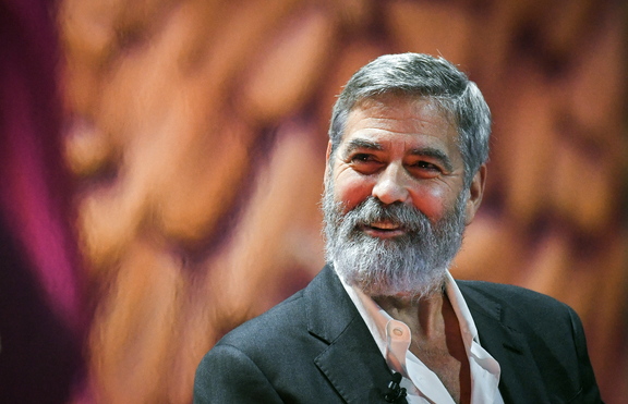 Джордж Клуни разкри как кара децата си да го слушат