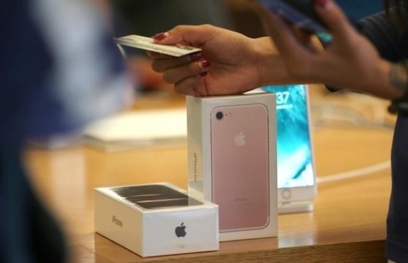 iPhone 8 може да е с OLED дисплей