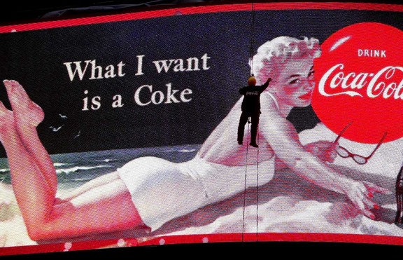 Жена е пристрастена към Coca Cola Light - пие по 8 литра дневно