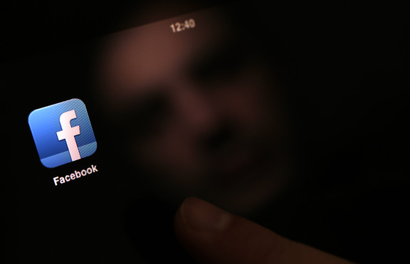 Всеки четвърти иска да намали времето, прекарвано във Facebook