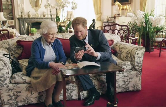 Кралицата все още обожава Хари