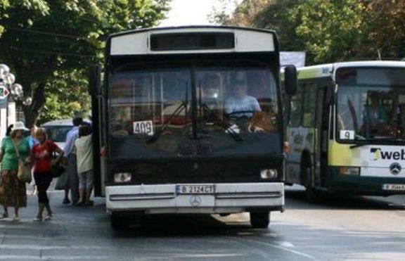 Запали се автобус, пълен с ученици