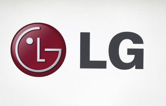 LG G flex впечатлява със самовъзстановяващ се корпус 