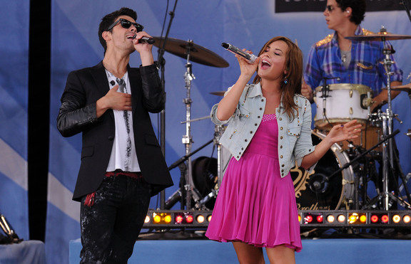 Деми Ловато и Джо Джонас с Camp Rock Reunion