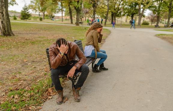 4 знака, че сте прекалено РЕВНИВИ