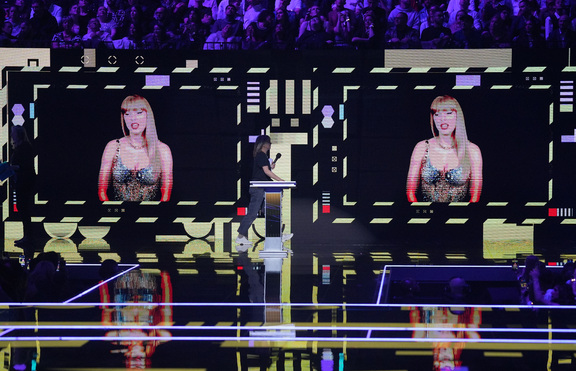 Тейлър Суифт - големият победител на MTV EMAs, почетоха Лиъм Пейн