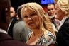 Памела Андерсън показа най-хитовият маникюр за есента и зимата